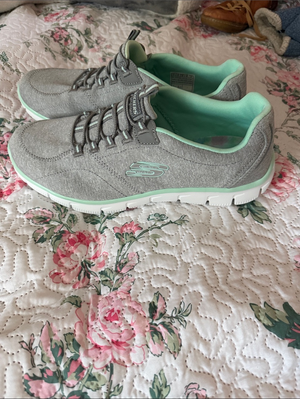 Skechers Women's Gray & Mint Memory Foam Slip-On Sneakers NEW 11